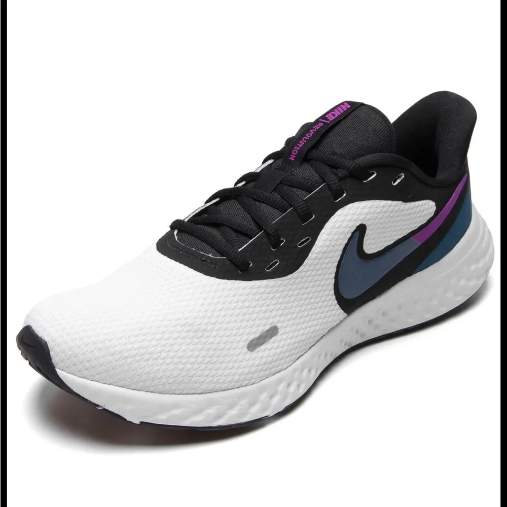 Nike Women's White, Black, and Purple Athletic Shoes
